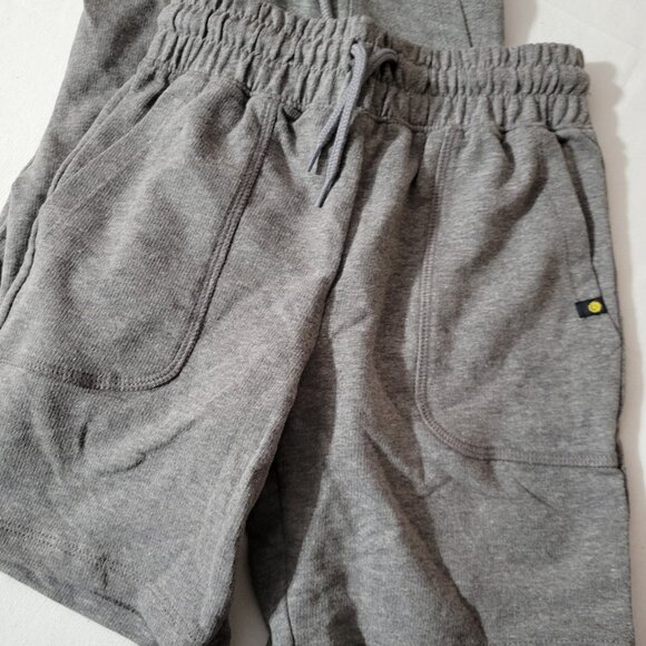 Wonder Nation Medium size 8 Boys Knit shorts Gray 3 pair lot NWT. Located A24 - Picture 2 of 3